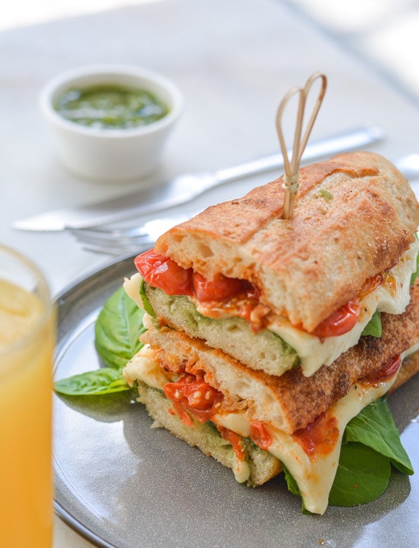 Pesto Toast Sándwich